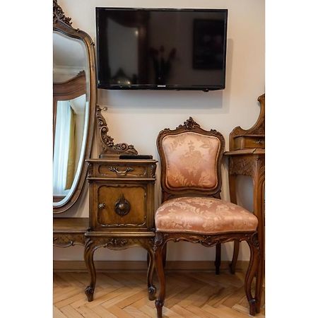 Downtown Antique Apartment ワルシャワ エクステリア 写真