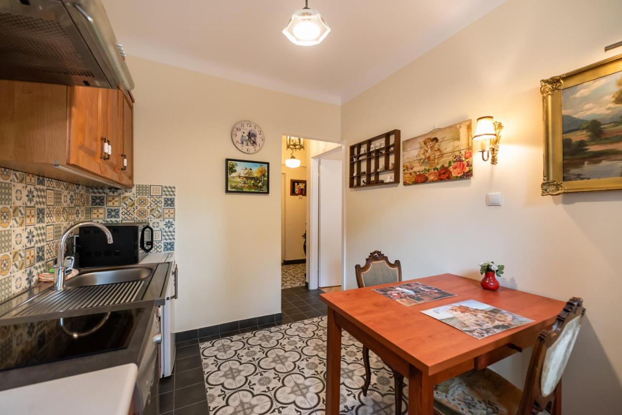 Downtown Antique Apartment ワルシャワ エクステリア 写真