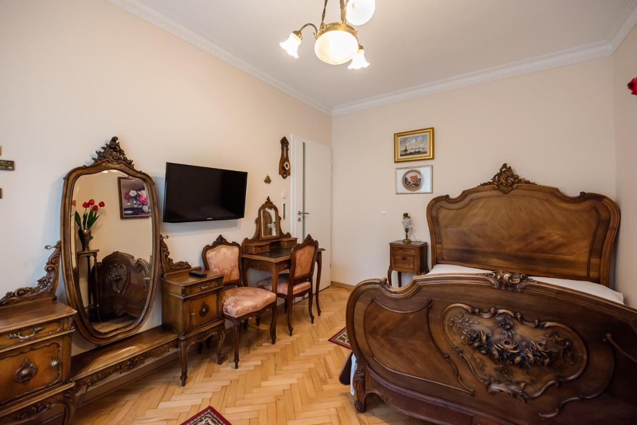 Downtown Antique Apartment ワルシャワ エクステリア 写真