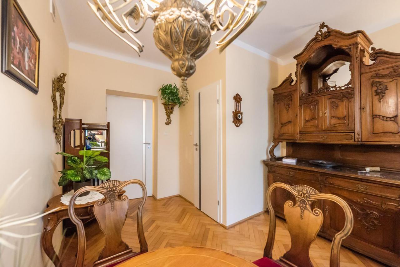 Downtown Antique Apartment ワルシャワ エクステリア 写真