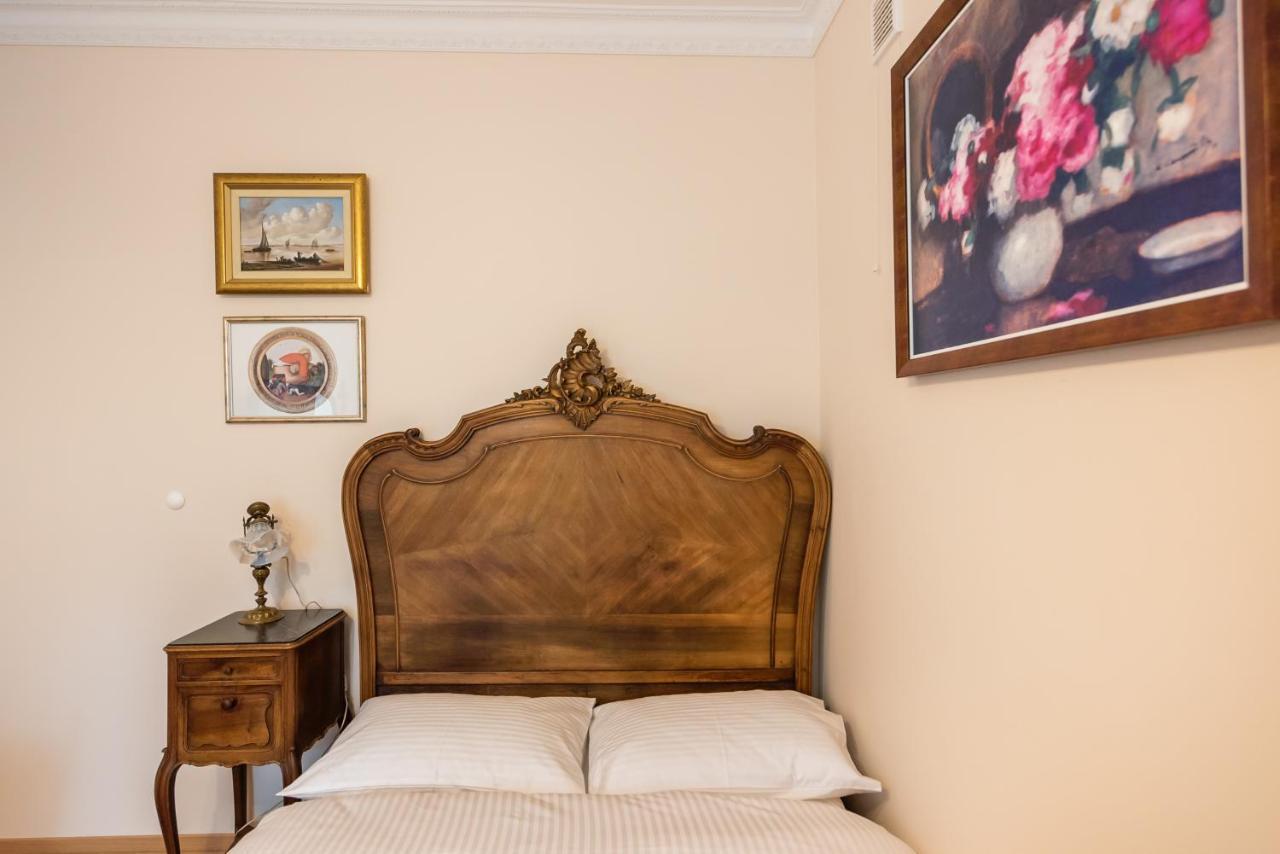 Downtown Antique Apartment ワルシャワ エクステリア 写真