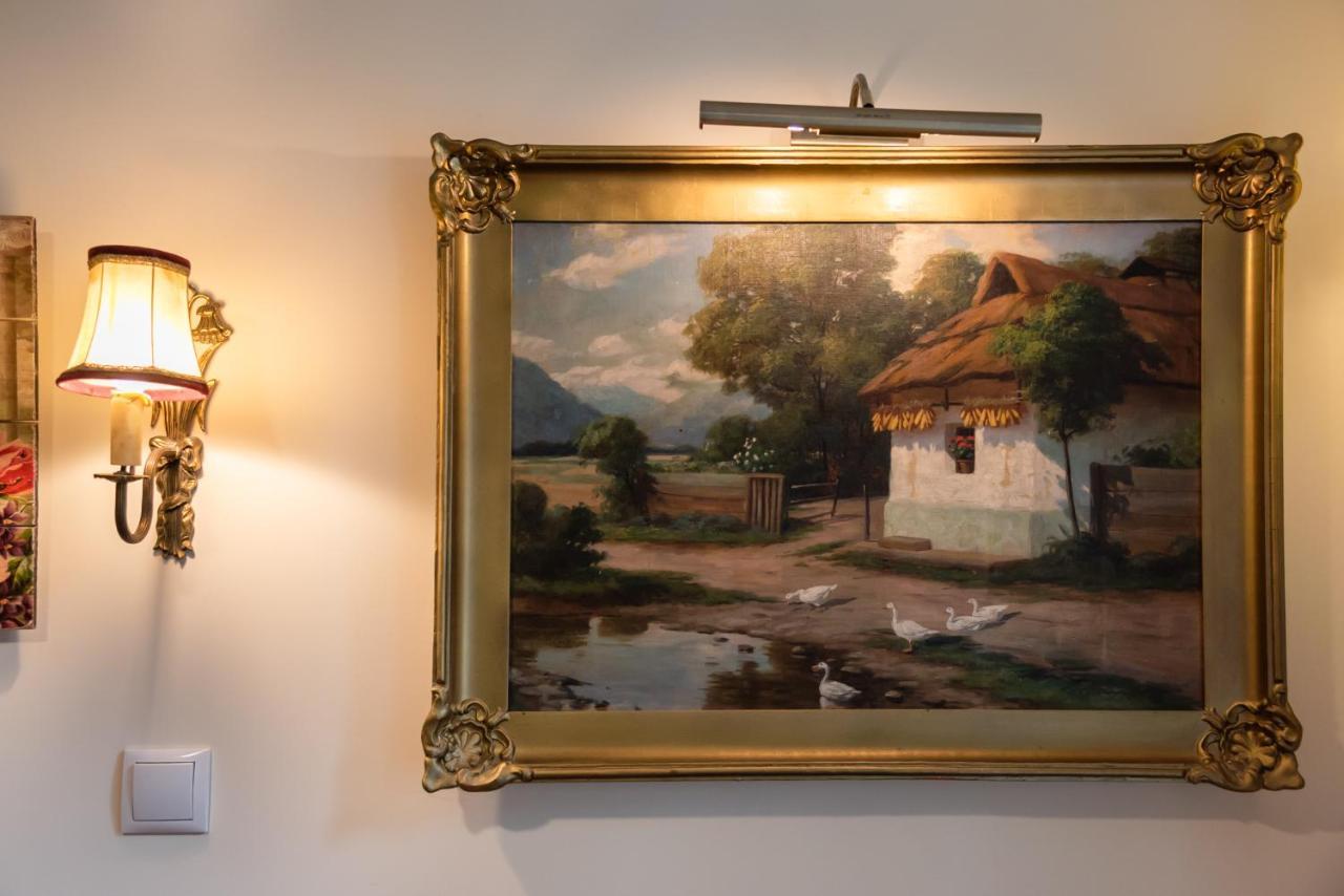 Downtown Antique Apartment ワルシャワ エクステリア 写真