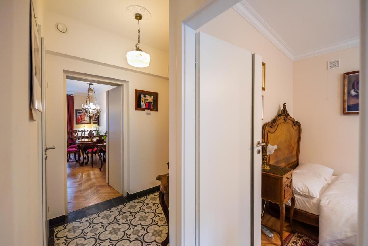 Downtown Antique Apartment ワルシャワ エクステリア 写真